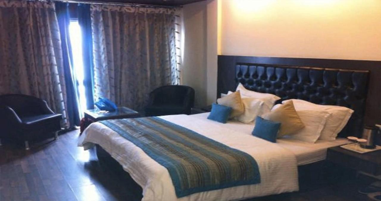 فندق Sanobar The Midtown موسوري المظهر الخارجي الصورة